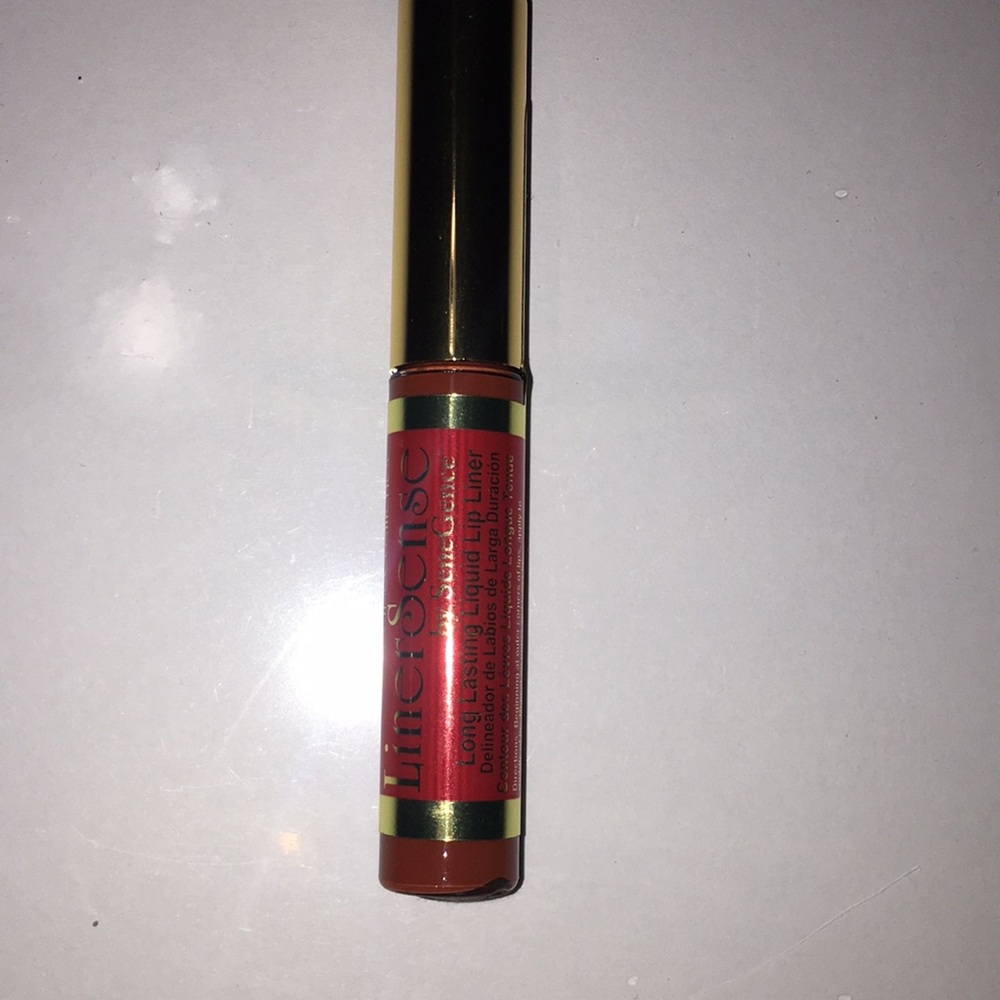 LinerSense lip liner